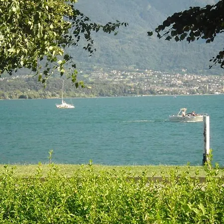 Favoloso Fronte Lago, *
